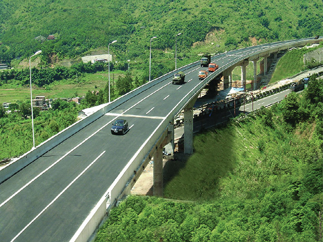 黑水達(dá)古冰川（馬橋）至紅原壤口公路改建工程第六標(biāo)段（平均海撥在3500米以上）